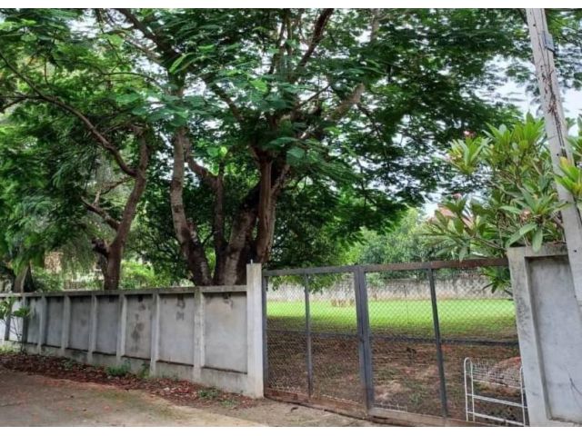 ที่ดินเปล่าในโครงการหมู่บ้านริมน้ำ