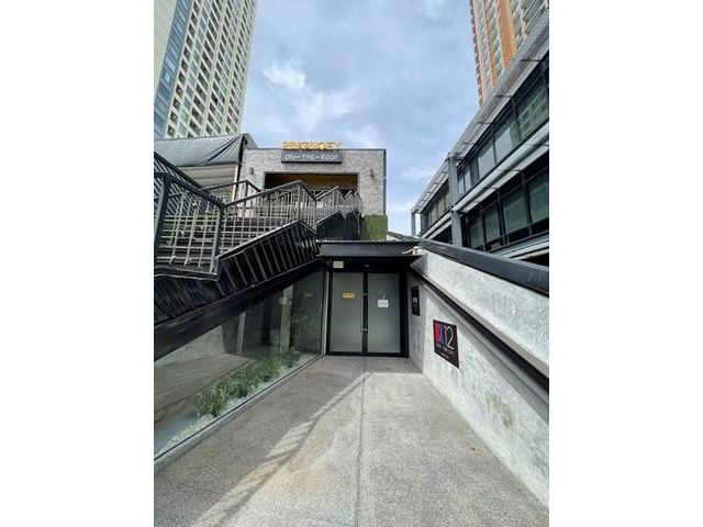 ให้เช่าพื้นที่ ย่านเพชรบุรี อโศก สุขุมวิท ใกล้ MRT เพชรบุรี ติดถนนใหญ่ เหมาะทำเป็นฟิสเนต พื้นที่ออกกำลังกาย