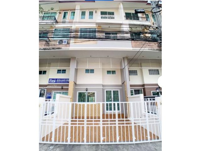 ให้เช่าทาวน์โฮม4ชั้น นวมินทร์77