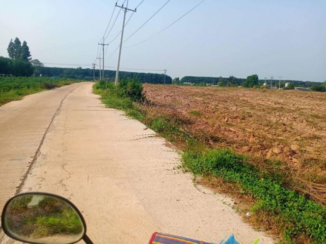 ขายที่ดินโคกปี่ฆ้อง 20 ไร่ เหมาะทำฟาร์ม เหมา 5 ล้านบาท ติดถนนคอนกรีต ใกล้ถ.สุวรรณศร 33 - 4.9 กม. เมืองสระแก้ว