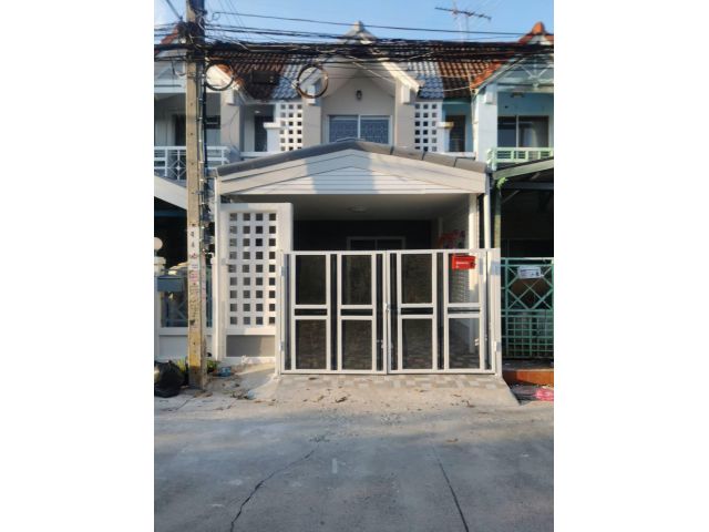 ขายทาวน์เฮ้าส์ 2 ชั้น #หมู่บ้านพูนสินธานี3 บ้านตกแต่งทาสีใหม่ทั้งหลัง ชั้น 1 ปูพื้นหินอ่อน ชั้น 2 ปูพื้นกระเบื้องแกรนิตโ