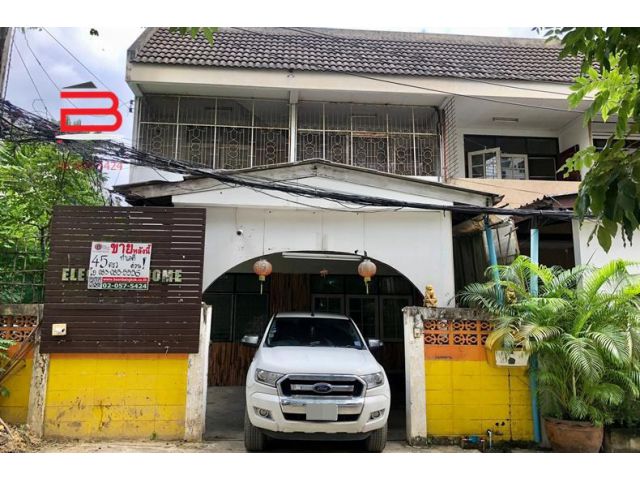 บ้านแฝด ซอยพหลโยธิน 24 แยก 2-5 เนื้อที่ 45 ตรว. ถนนพหลโยธิน เขตจตุจักร