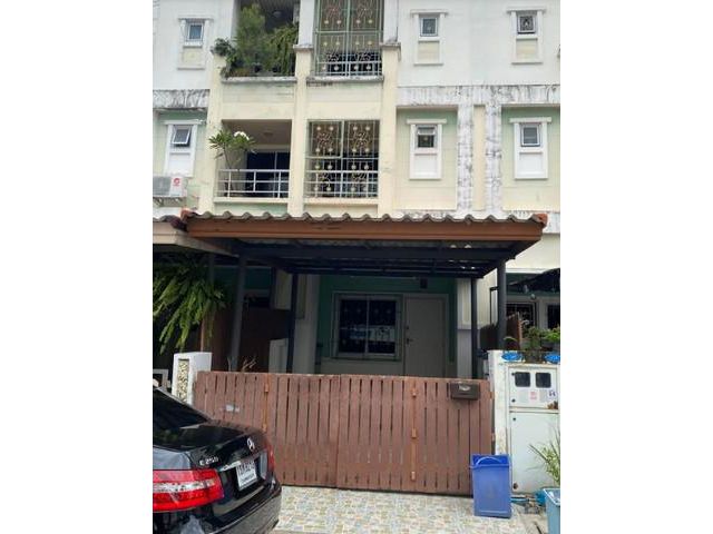 ให้เช่าทาวน์โฮม ลาดพร้าว101