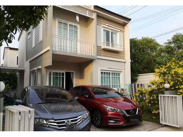ขายด่วนบ้านแฝด ทรงบ้านเดี่ยว หมู่บ้านอารียา
