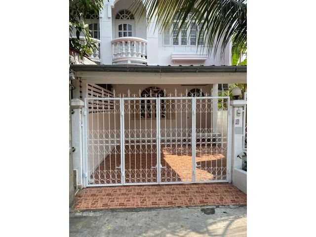 รหัสทรัพย์ P6446 ให้เช่าบ้านทาวน์เฮ้าส์ 2 ชั้นบ้านหลังมุม หมู่บ้านเกษรา ซอยพัฒนาการ 29 สวนหลวง