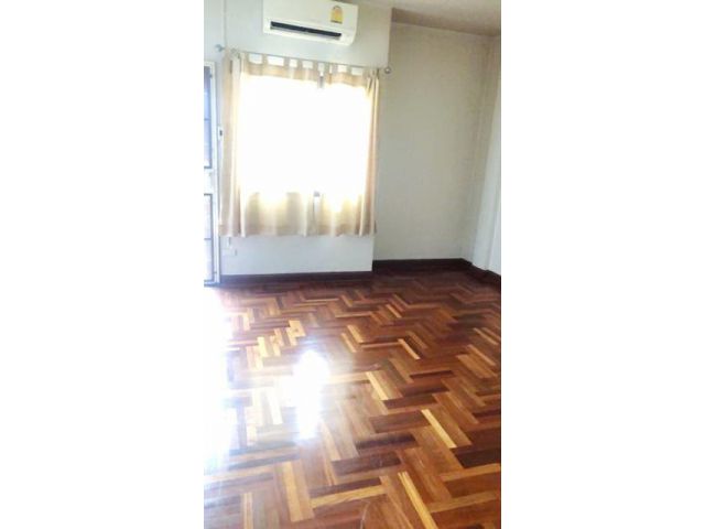 Central Eastville 4นอนลาดพร้าว 85-89  3ชั้น