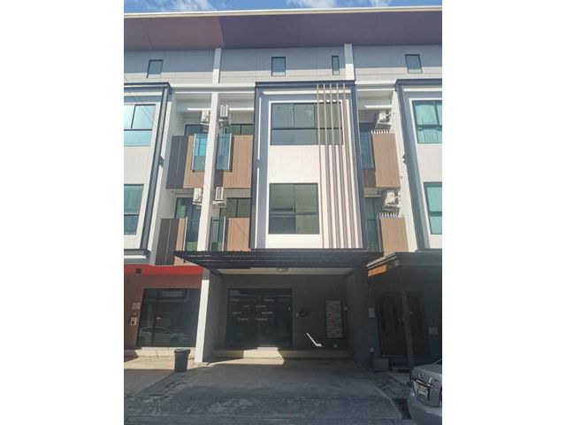 ให้เช่าทาวน์โฮม 3ชั้น ไอฟิล บางนา ใกล้เมกะบางนา