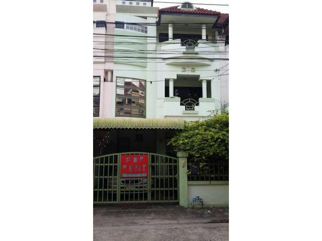 ให้เช่าทาวน์เฮ้าส์ 3ชั้น ถนนสุขุมวิท103 อุดมสุข