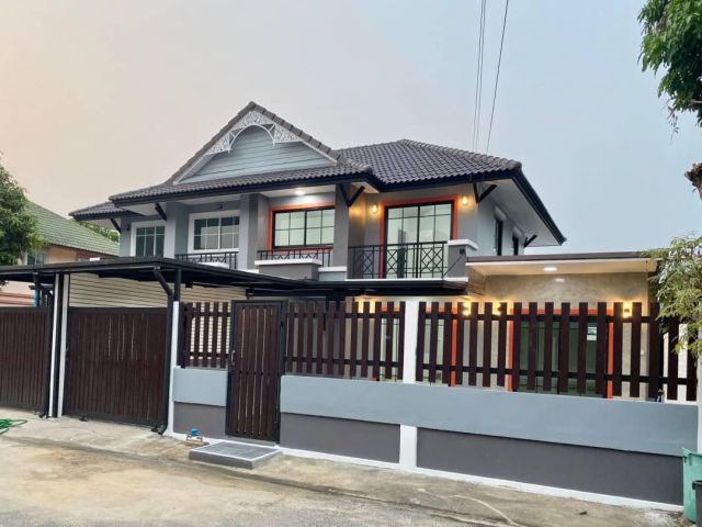 บ้านหลังใหญ่ราคาเล็ก ๆ โดนใจสวยลงตัวสไตล์ลอฟท์ คุ้มค่าทุกตารางเมตร #หมู่บ้านพฤกษา14A บ้านแฝด 2 ชั้น มีสนามหญ้าหน้าบ้าน