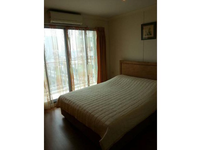 Sell condo Lumpini place Narthiwas-Chaopraya 40sqm high floor very new room with fully furnished and electricity ชมห้องพอใจแล้ว คุยราคาต่อ