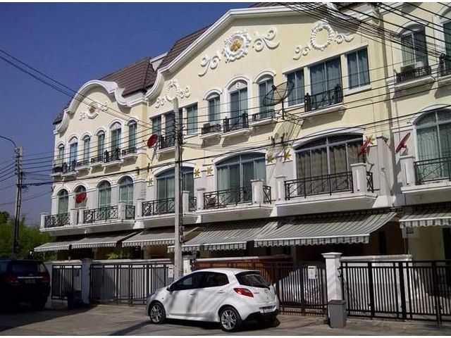 ให้เช่า ทาวน์โฮม 3ชั้น บ้านกลางเมือง พัฒนาการ
