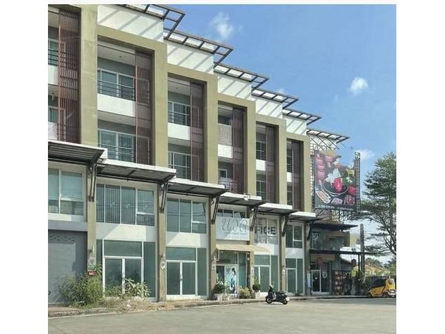 ให้เช่าอาคาร4 ชั้น ติดถนนราษฏร์พัฒนา เขตสะพานสูง