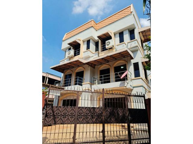 200 ตรว ราชเทวี Central BTS พญาไท เพชรบุรี 8นอน