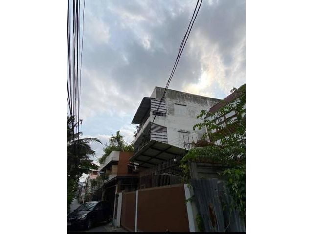 ขายด่วน หอพัก บนที่ดินทอง ย่านอนุสาวรีย์ชัย
