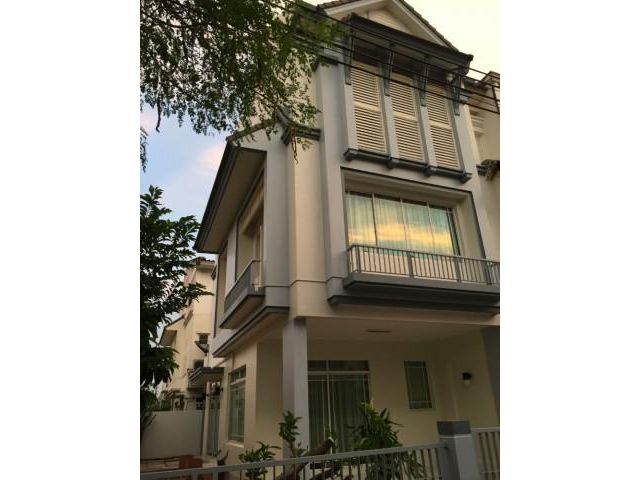 รหัสทรัพย์ P6473 ให้เช่าบ้านทาวน์โฮม 3 ชั้น โครงการเดอะ เทอเรส ติวานนท์ ซอย 3 อนุญาตเลี้ยงสัตว์ได้