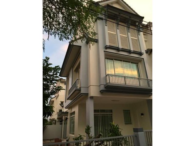 ให้เช่าทาวน์โฮม 3ชั้น โครงการเดอะเทอเรส ติวานนท์ซอย3 นนทบุรี 3 ห้องนอน 4 ห้องน้ำเนื้อที่ 40 ตารางวา ใก้เดอะมอลล์งามวงศ์ว