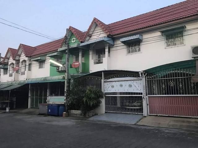 ขายด่วนทาวน์เฮาส์ 2 ชั้น หมู่บ้านอรุณทอง2