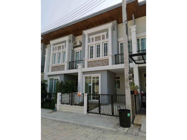 BH1542 ให้เช่าทาวน์เฮ้าส์2ชั้น โกลเด้น ทาวน์ สาทร