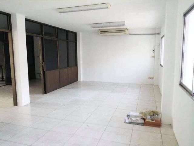 ให้เช่าอาคารพาณิชย์ 2คูหา ถนนรามอินทราซอย34