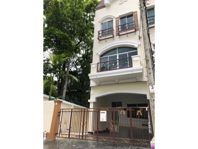 HR1101 ให้เช่าทาวน์โฮม 3ชั้น บ้านกลางเมือง เดอะปารีส พระราม 9 รามคำแหง ซอย กรุงเทพกรีฑา 7 หัวหมาก