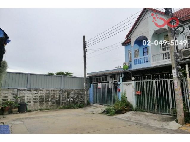 ขายทาวน์เฮ้าส์ 2 ชั้น 24.3 ตารางวา ซอยเพชรเกษม 108 แยก 6 หลังริม