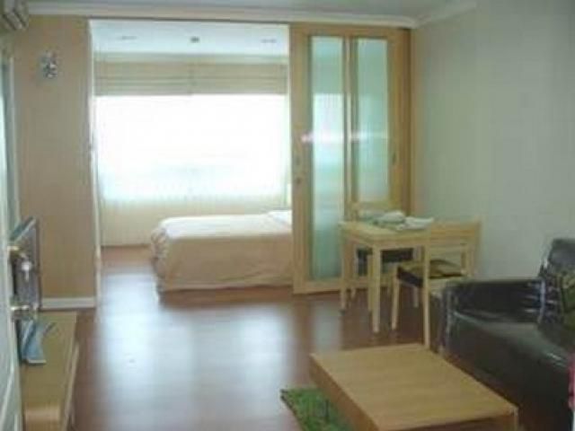 ให้เช่าคอนโด  Lumpini Suite Sukhumvit 41 (ลุมพินี