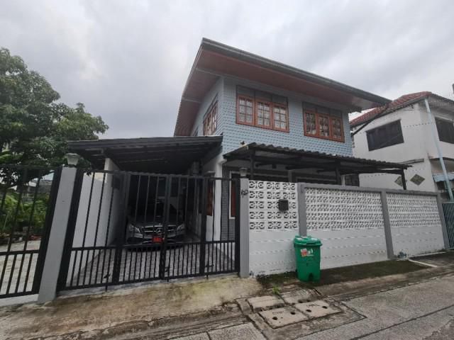 ให้เช่าบ้านเดี่ยว 2 ชั้น บ้าน Renovate ใหม่ทั้งหลัง รามอินทรา กม.8 ซอย 46/1 (อนุญาตเลี้ยงสัตว์ได้)