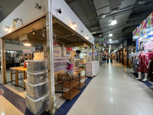 ให้เช่า ล๊อคขายของ เจเจ มอลล์ ชั้น2 ห้อง S132 ขนาด 16.64 ตร.เมตร