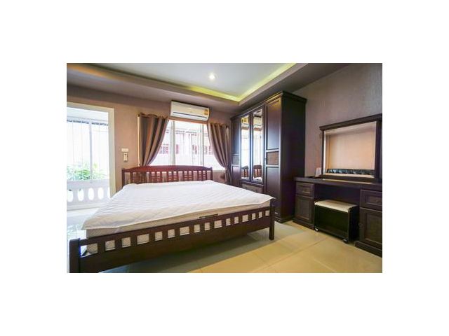 ห้องพักแอร์ มีเฟอร์ มีระเบียง ใกล้หาดเฉวง เกาะสมุย