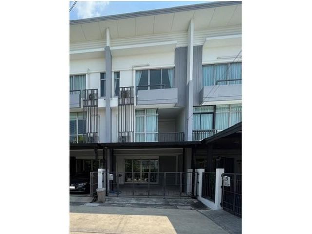 ให้เช่าทาวน์โฮม 3 ชั้น โครงการ เพล็กซ์วัชรพล ทำออฟฟิศได้ หน้าบ้านทิศเหนือ