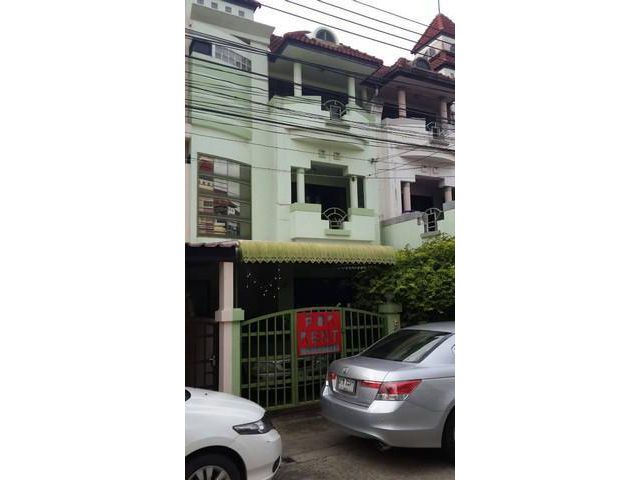 ให้เช่าทาวน์เฮ้าส์ 3ชั้น ถนนสุขุมวิท103 อุดมสุข