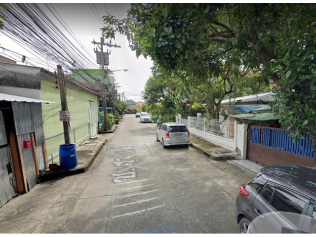 ขายที่ดินพร้อมสิ่งปลูกสร้าง 64 ตร.ว ย่านห้วยขวาง สุทธิสาร ใกล้MRTห้วยขวาง เหมาะสำหรับสร้างบ้าน ติดถนนสาธารณะ
