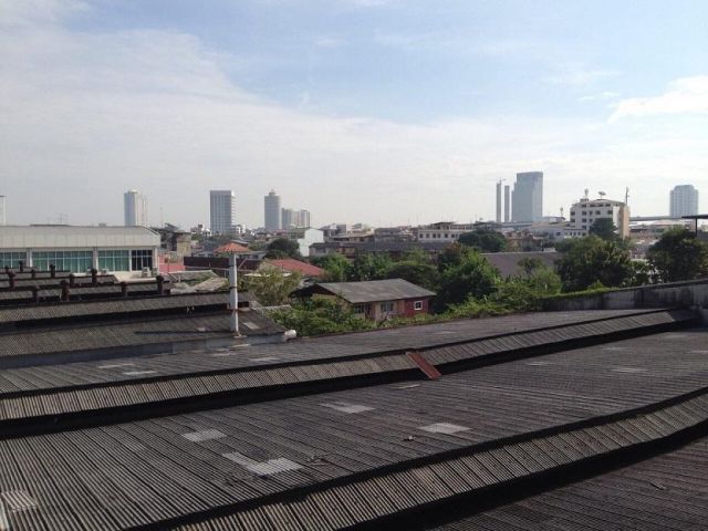 ขายที่ดินพร้อมสิ่งปลูกสร้างติดถนนพระราม3 พื้นที่สีน้ำตาลย.๙ แขวงบางโพงพาง เขตยานนาวา ใกล้ถนนวงแหวนอุสาหกรรม