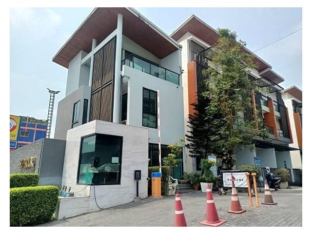 ขายทาวน์โฮม 3.5 ชั้น หมู่บ้านสุพีเรีย พระราม 2