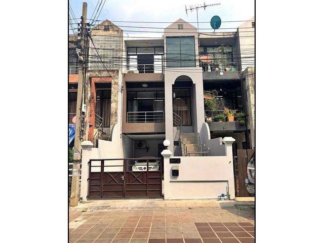 ให้เช่า ทาวเฮ้าส์ หมู่บ้านวอร์เรนแมนชั่น 2