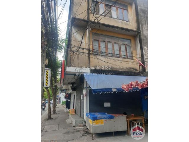 ตึกแถว 3 ชั้น 17 ตรว. ติดริมถนนอินทามระ12-14