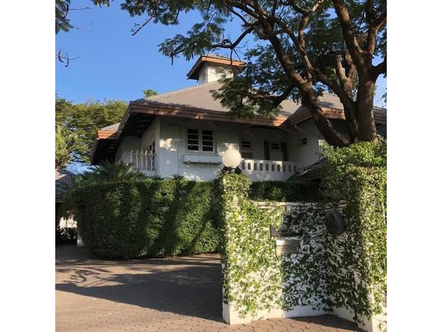 ให้เช่าบ้าน 555 ตรม.LakeSide Villa1 บางนา กม.5