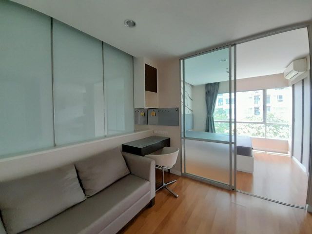 ห้องสวยให้เช่าคอนโดพร้อมอยู่ติดแม่น้ำเจ้าพระยา