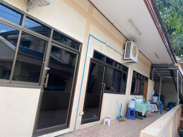 ให้เช่าบ้านมีโกดังซอยแผ่นดินทองท่าทรายนนทบุรี