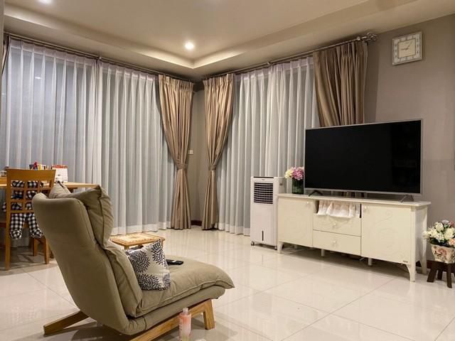 ขายบ้านเดี่ยว 2 ชั้น โครงการนราวัลย์ ถนนลาดพร้าว 71  เนื้อที่ 64 ตรว.  ซอยนาคนิวาส บ้านหันหน้าทางทิศตะวันตกเฉียงใต้