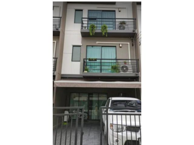 ขายทาวน์โฮม3ชั้น บ้านกลางเมืองศรีนครินทร์ อ่อนนุช