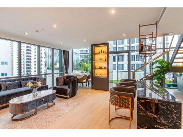 ให้เช่าคอนโด The Room Sukhumvit 21 ใกล้ BTS อโศก