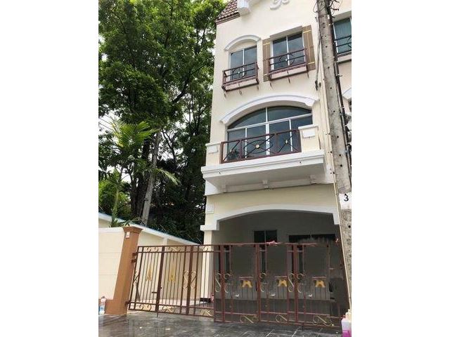 ขายและให้เช่าบ้านกลางเมืองเดอะปารีส กรุงเทพกรีฑา