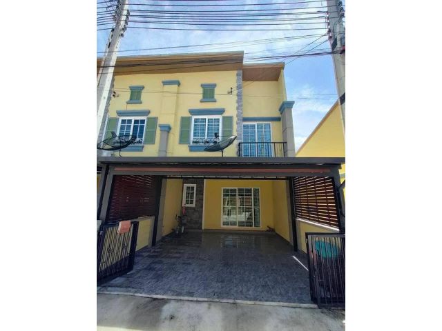 บ้านให้เช่า ทาวน์โฮม 2 ชั้น หมู่บ้านโกลเด้นทาวน์ เก้ากิโล ศรีราชา