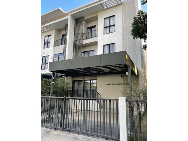 ให้เช่าทาวน์โฮม3 ชั้น กรุงเทพกรีฑา