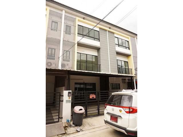 ให้เช่าบ้านทาวน์โฮม 3 ชั้น หมู่บ้านเดอะคอนเนคอัพ 3 รัตนาธิเบศร์ 17 ใกล้เซ็นทรัลรัตนาธิเบศร์