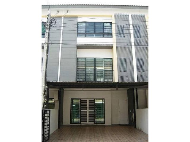 ให้เช่าบ้านทาวน์โฮม 3 ชั้น หมู่บ้านเดอะคอนเนคอัพ 3 รัตนาธิเบศร์ 17  ใกล้รถไฟฟ้า(แยกนนทบุรี)เพียง700ม