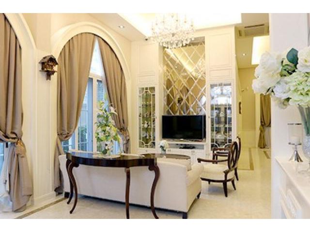 SALE Luxury Decor Single House with private pool