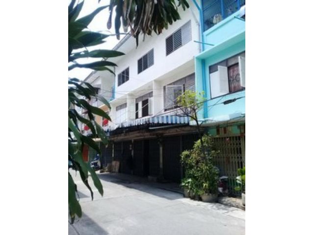 ให้เช่าอาคารพาณิชย์ 3 ขั้น 3 คูหาทะลุติดกัน เนื้อ