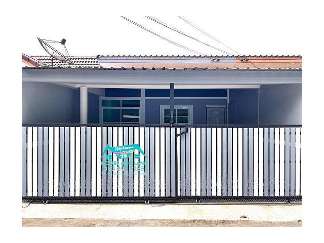 ขายบ้านถูกมากๆ ใกล้นิคมอมตะนครชลบุรี พื้นที่ 24 ตรว. พื้นที่ใช้สอย 96 ตรม. จอดรถได้ 2 คัน  2 ห้องนอน 1 ห้องน้ำ